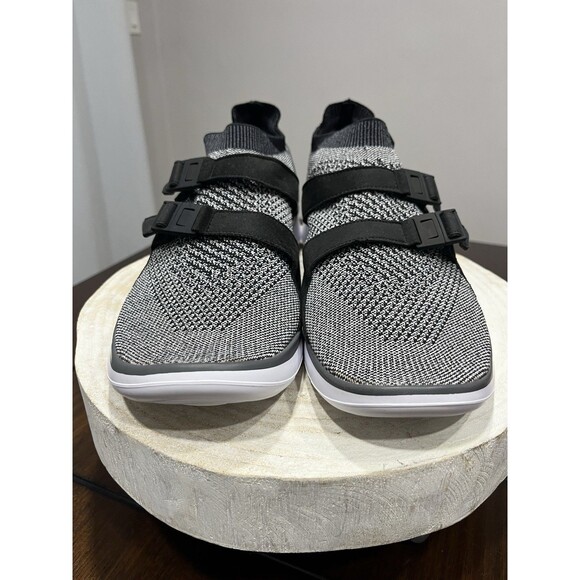 Nike Air Sock Racer Flyknit OREO Size 11 898022-100 free run presto New No Box - Picture 4 of 8